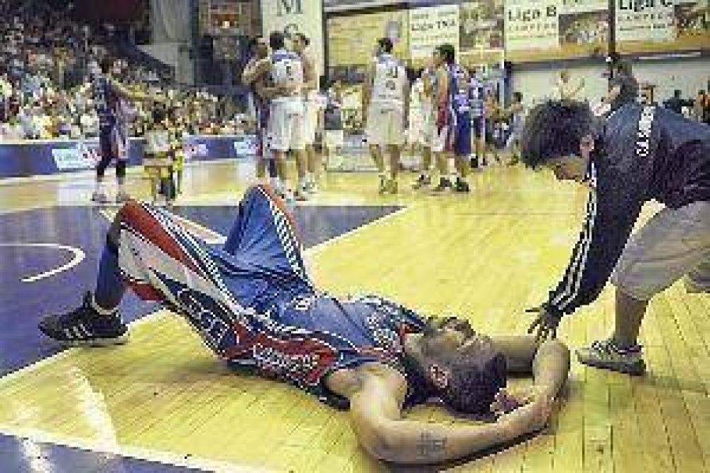 En el Ciudad, Pe�arol dej� por el piso el sue�o de Quimsa