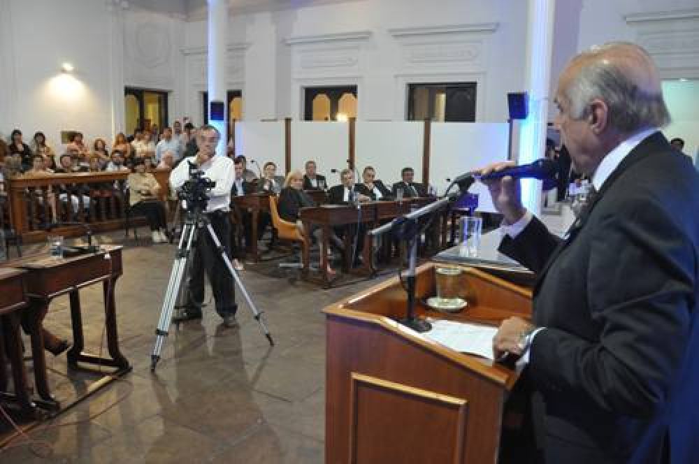 Primeros supuestos de un intenso a�o pol�tico en la escena local