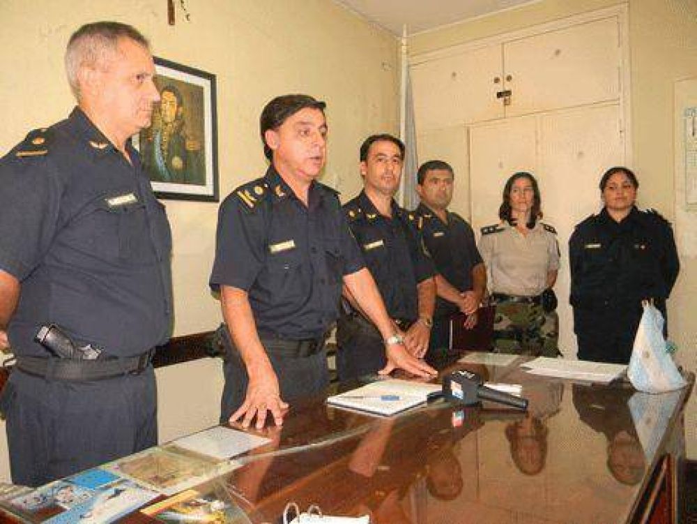 Ag�ero puso en funciones a los sub comisarios Monje e Irrazabal 