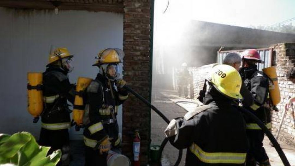 El juego de un ni�o termin� incendiando una vivienda