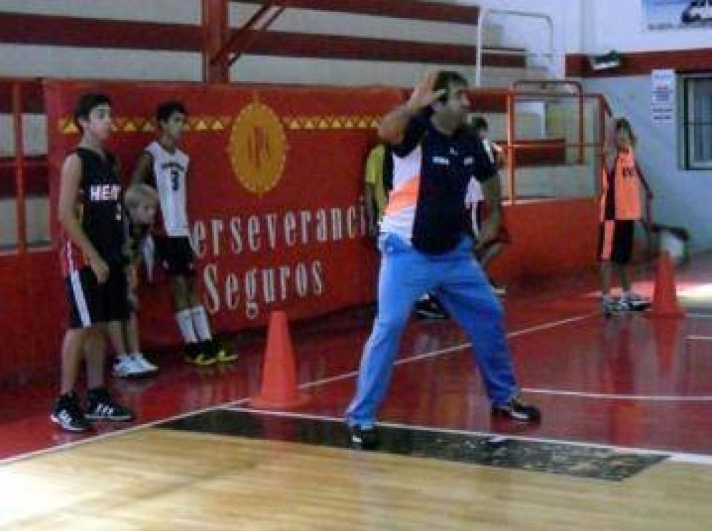 B�squet: triunfo del U15 local en el debut en el Zonal de Olavarr�a