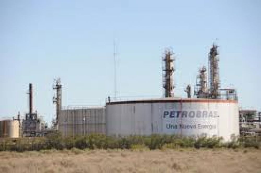 Desde Brasil, Petrobras desmiente intenci�n de vender la refiner�a de Bah�a Blanca	