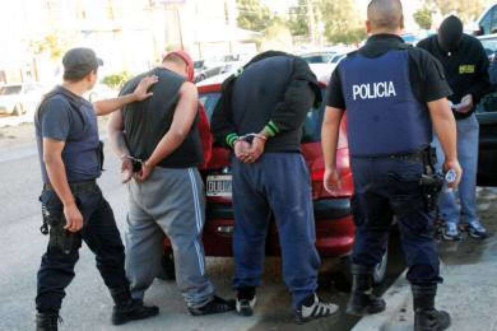Dos individuos detenidos con drogas y luego liberados