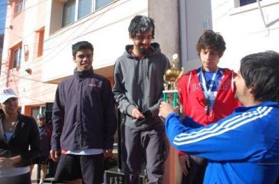 Finaliz� la carrera principal de la XIII edici�n