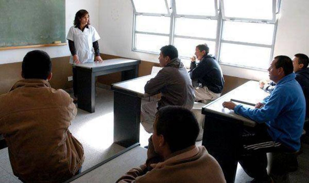 Buscan consolidar la educaci�n para internos y personas con r�gimen de semilibertad
