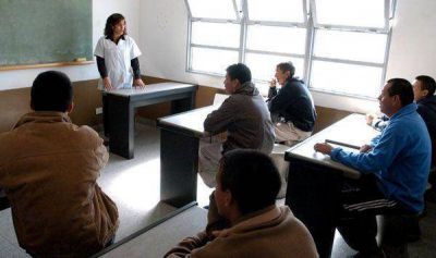 Buscan consolidar la educaci�n para internos y personas con r�gimen de semilibertad