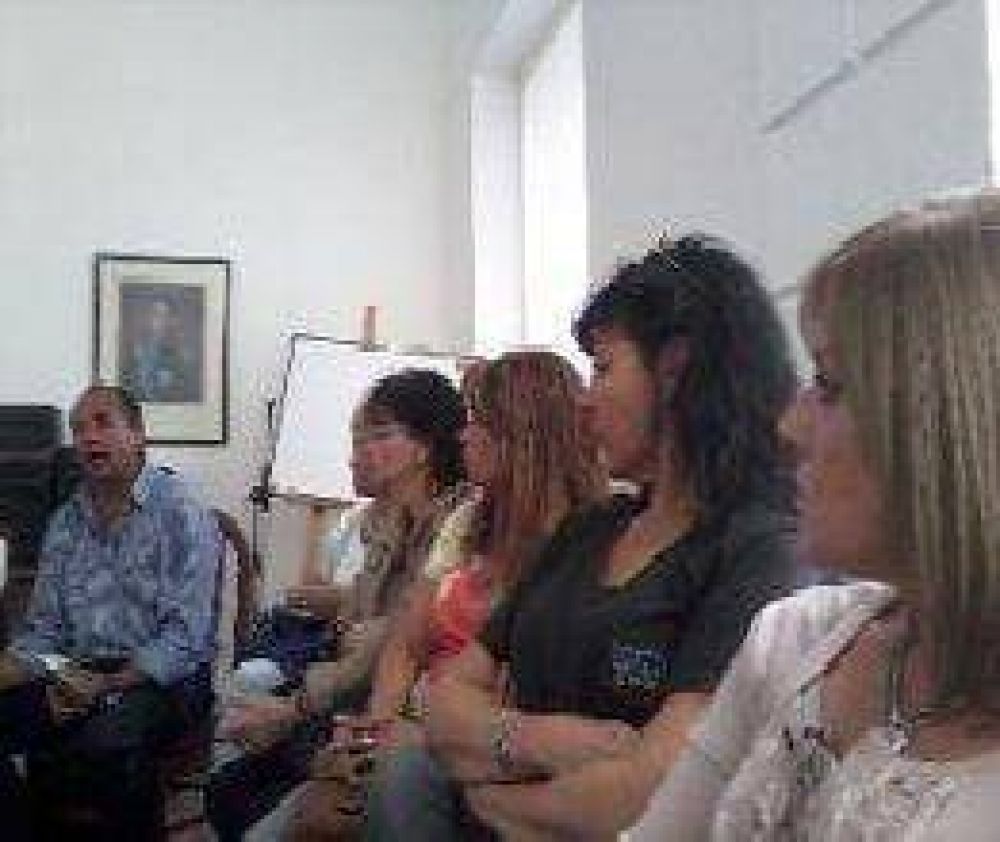 Docentes se reunieron con el HCD