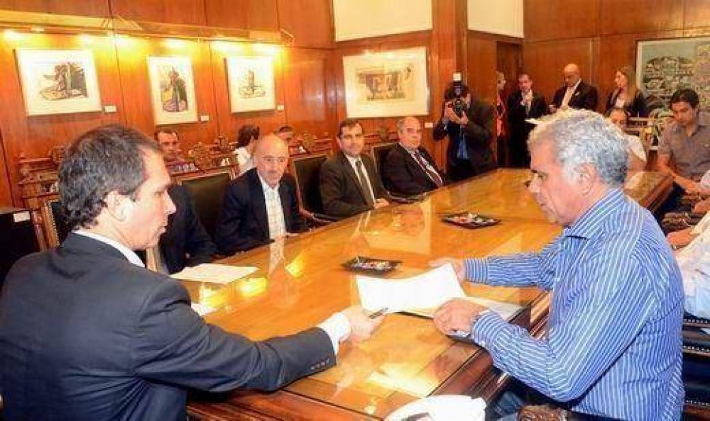 Desde las 7.30 no circular�n colectivos de la Tamse; marchan hasta el municipio