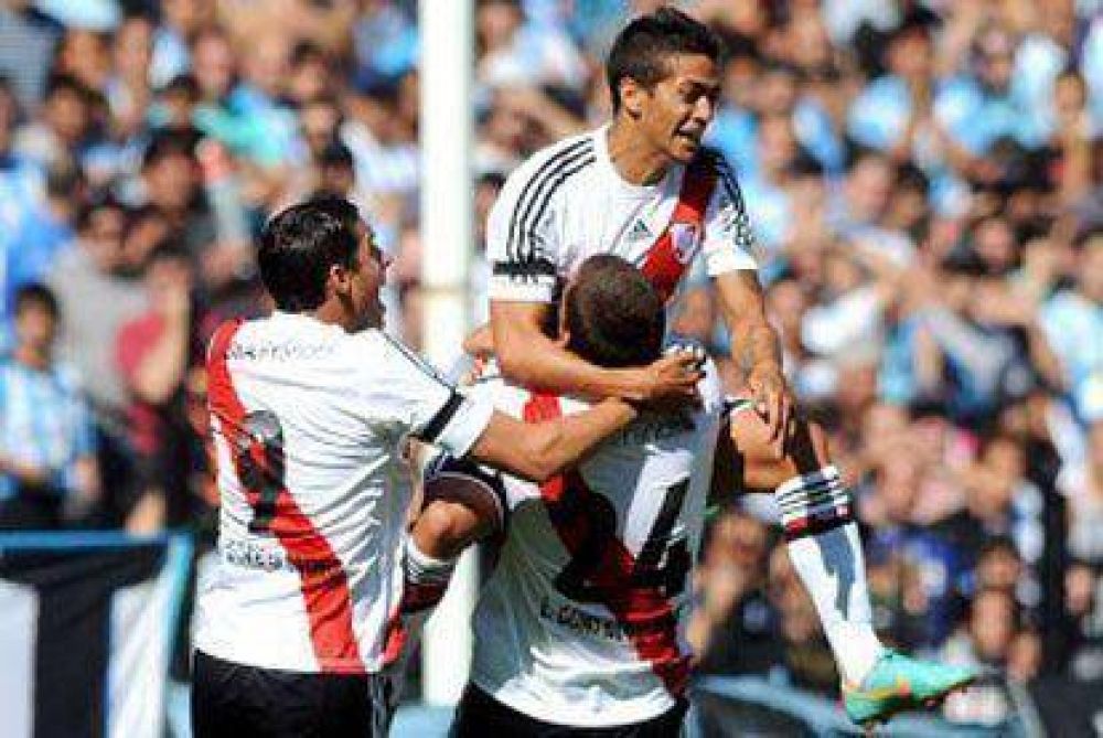 River venci� a Racing y se meti� en la pelea por el primer puesto