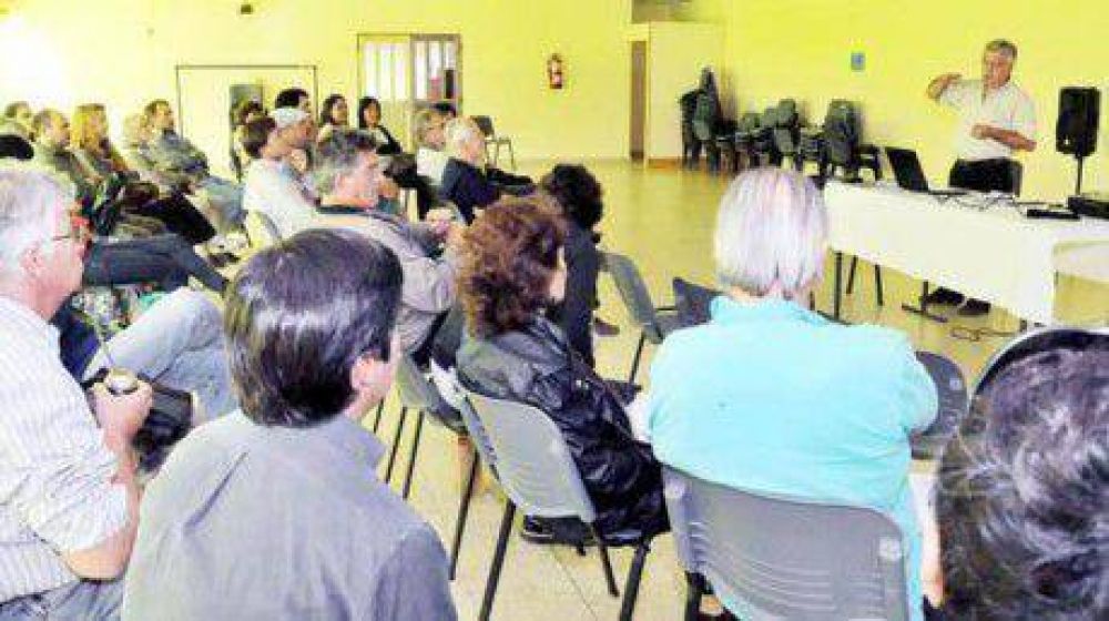 Un fuerte reclamo a los intendentes para que frenen los loteos en el Valle