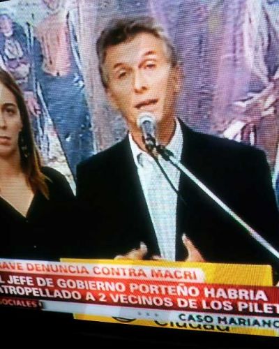 Denuncian que Macri en auto habria atropellado a vecinos al salir abruptamente de los Piletones