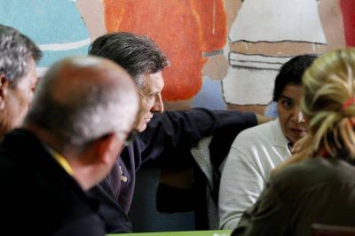 Macri con damnificados por el temporal en Villa Soldati