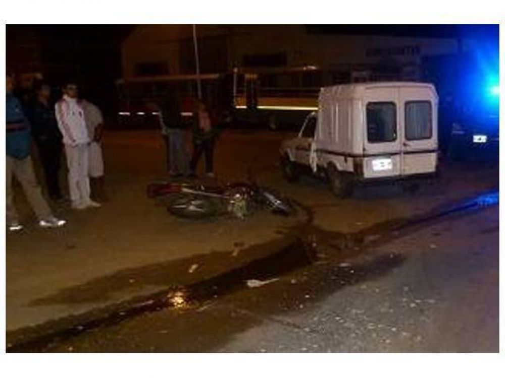 Motociclista de 17 a�os qued� internado tras chocar con un utilitario