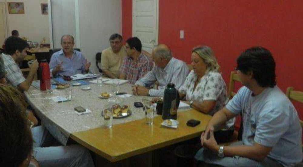 Los candidatos del NEA, en plena campa�a electoral