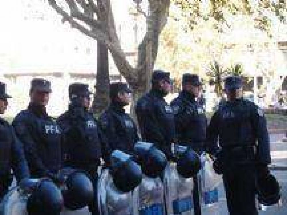 Policia Federal: Investigan a 22 efectivos por abusar de menores indigentes