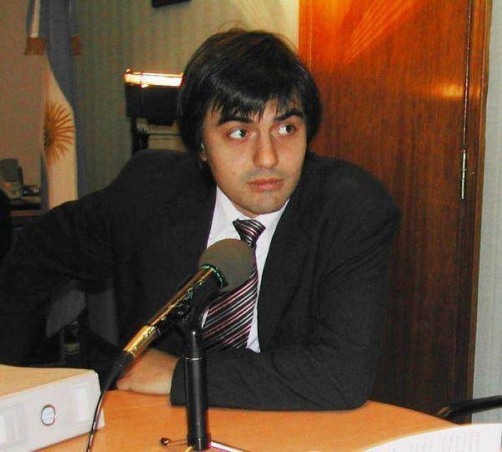 Rossi asegur� que �nadie pag� un solo peso� en materia de tasa por carteler�a