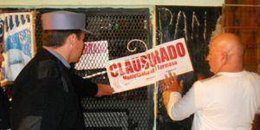 Comercio vend�a alcoh�l en la madrugada