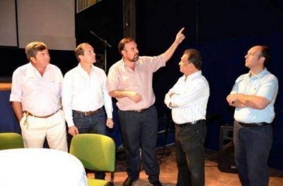 Esp�nola visit� Perugorr�a y recibi� apoyo extrapartidario