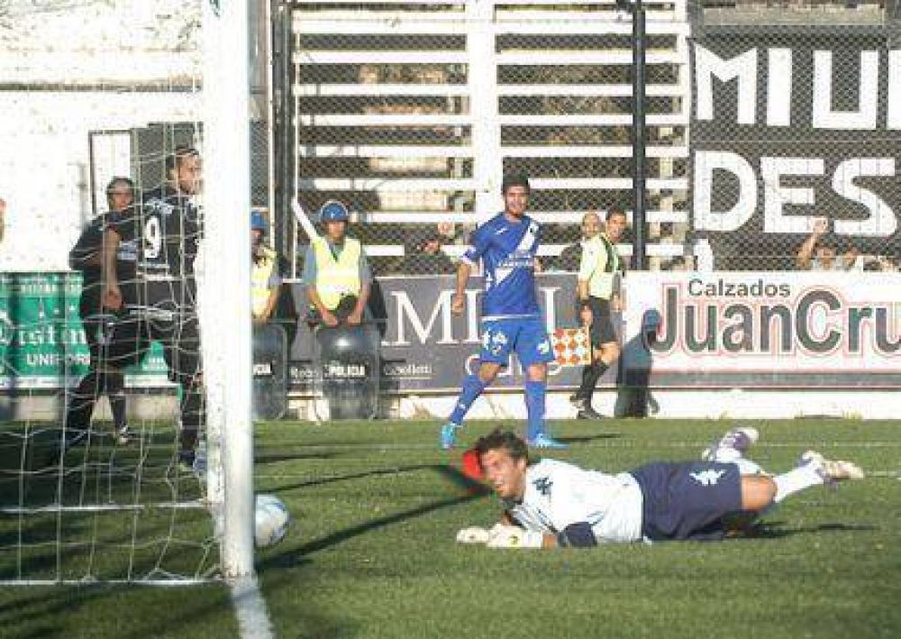 Alvarado fue goleado por Cipolletti, pero sigue puntero en el Repechaje del Argentino A