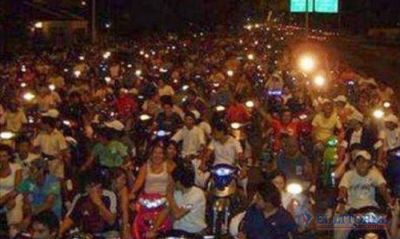 Una larga caravana de 700 seguidores surc� las calles