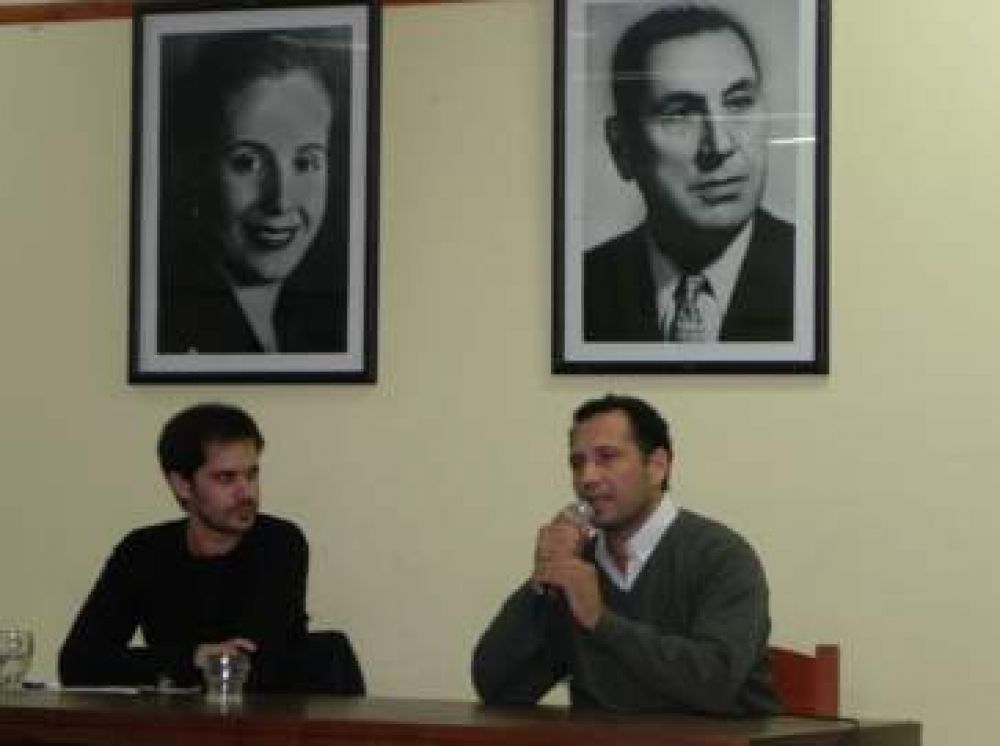Dante Palma present el libro El Adversario en el Partido Justicialista de Dolores