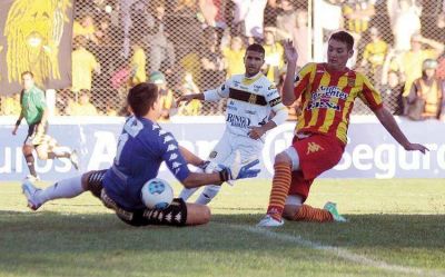Olimpo jug� mal y no pudo evitar la derrota