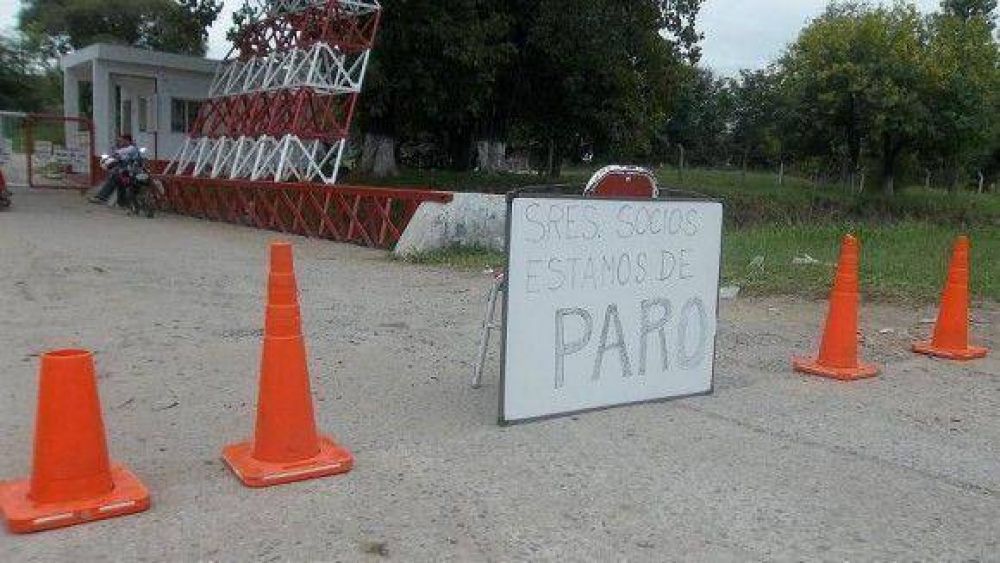 San Mart�n sigue recibiendo golpes destructivos