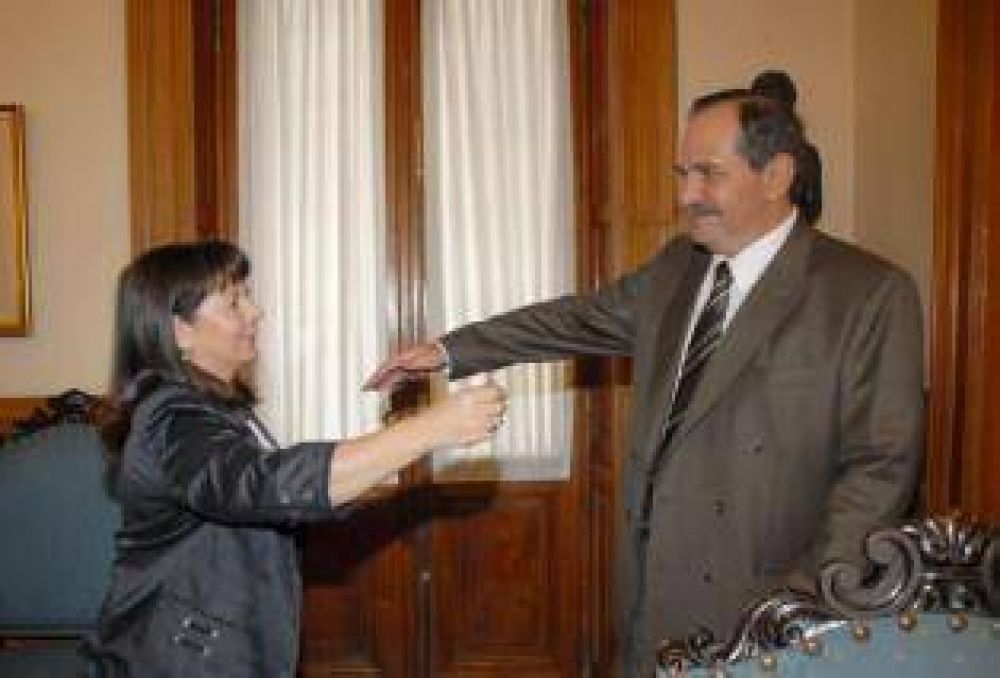 "No soy qui�n para mandarlo al gobernador"
