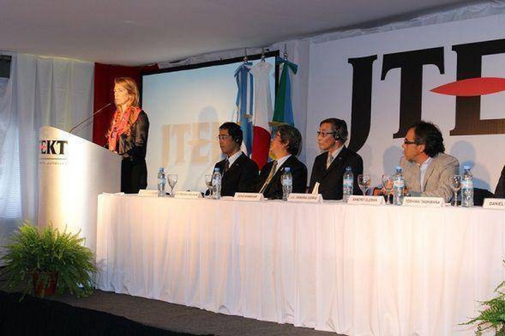 Giorgi y Guzm�n participaron en la inauguraci�n de JTEKT en Escobar