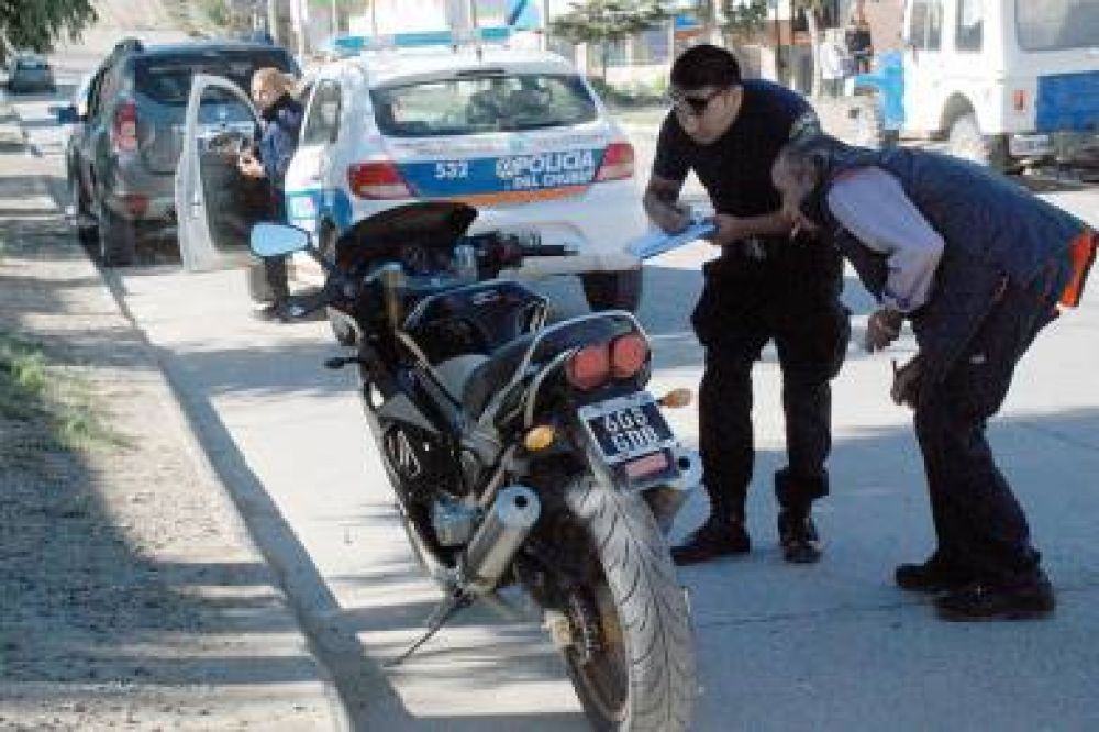 Compr� una moto, sali� a probarla y se accident�