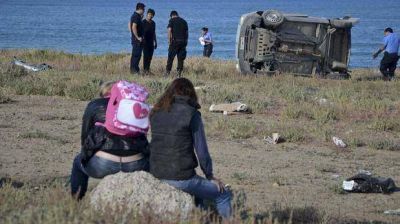 Una beb� muri� al volcar el utilitario donde hu�an mecheras que escapaban de un robo