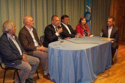 Buzzi anunci� la apertura de un Registro Provincial de Cultos