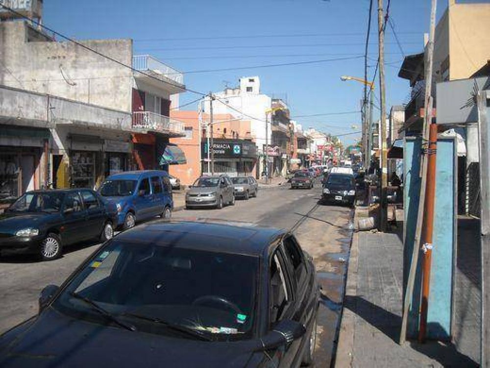 Tras el agua, los comerciantes de Villa Maip� intentan volver a la normalidad