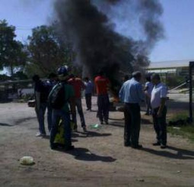Los gr�ficos exigen reincorporar a 82 despedidos en la f�brica Estrada