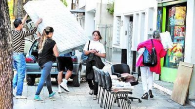 Hubo hasta 4 cuadras de cola por el certificado de inundaci�n