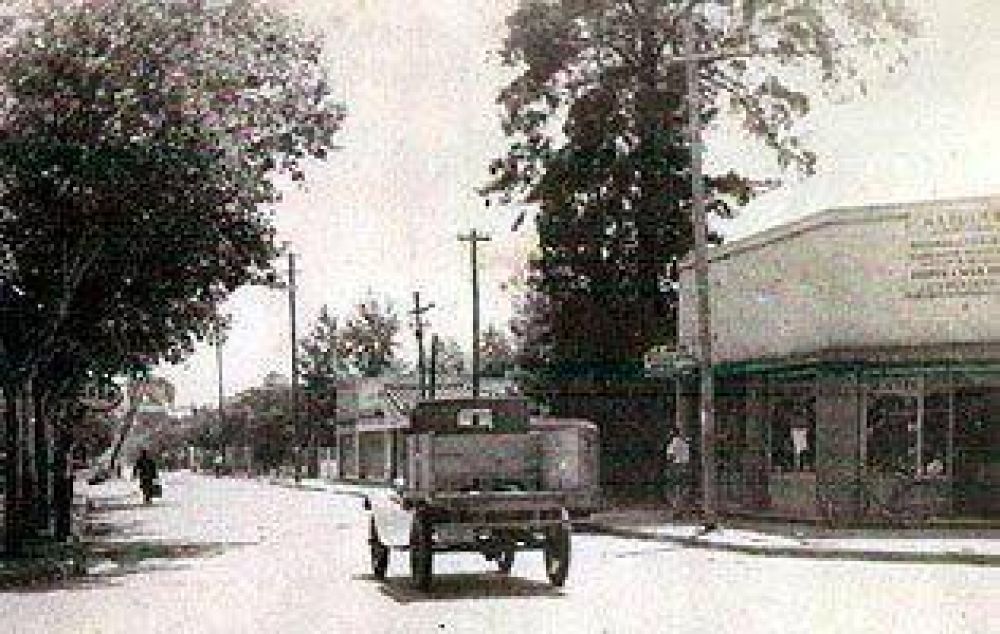Esteban Echeverr�a cumple 100 a�os y lo festeja a lo grande
