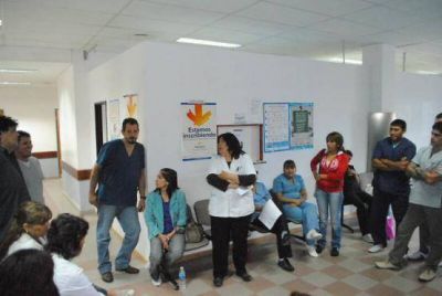 Sin propuesta salarial, contin�a el reclamo en el Hospital zonal
