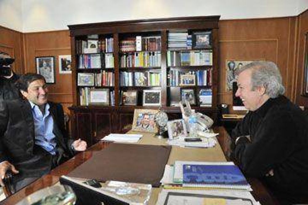 Fomicruz piensa explorar manifestaciones de uranio