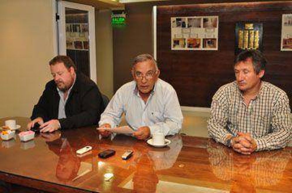 Positivo encuentro de la CCIARG con Econom�a