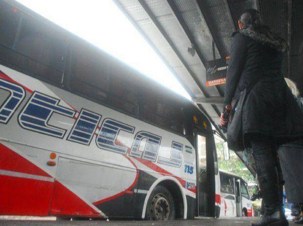 Est�n de paro los choferes de la empresa interurbana Monticas por liquidaci�n incompleta de los sueldos