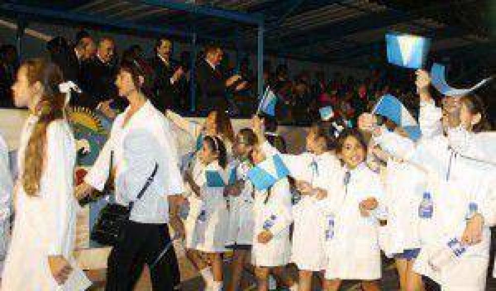 Insfr�n inst� a reconocer a la bandera propia como el s�mbolo del ser provincial