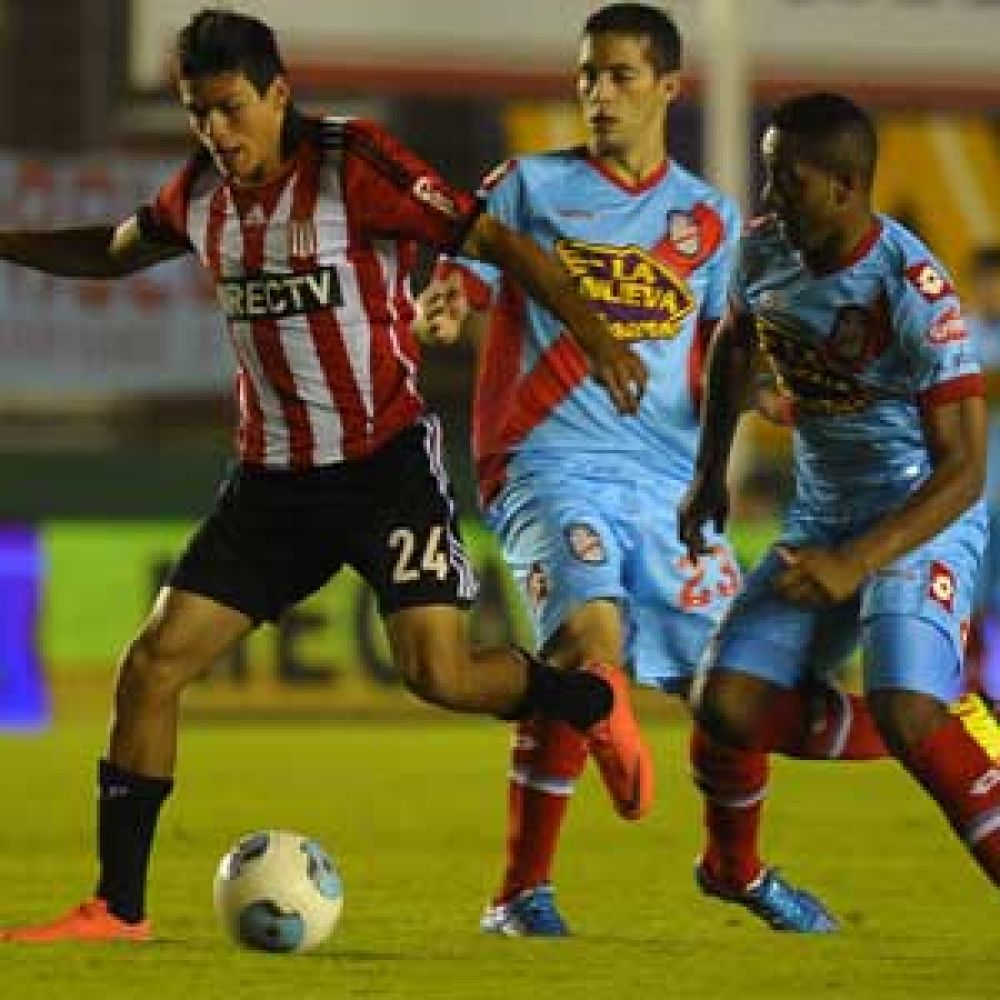 En el final Arsenal venci� al Le�n, que ya arrastra nefasta racha de 8 sin triunfos