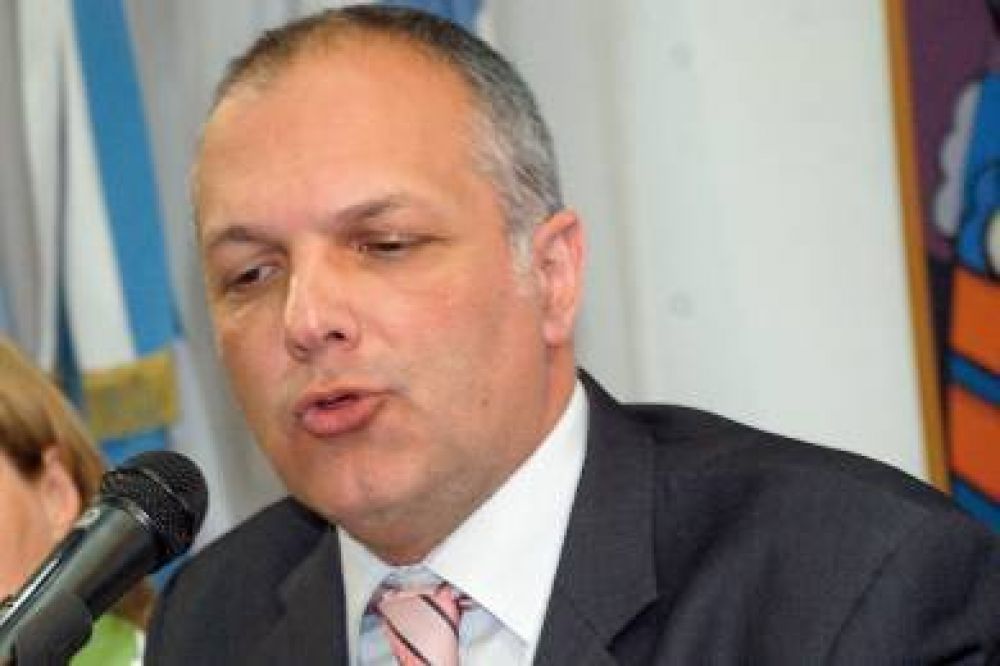 Buzzi inaugura la sede vecinal y el centro de salud del barrio La Floresta