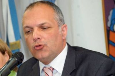 Buzzi inaugura la sede vecinal y el centro de salud del barrio La Floresta
