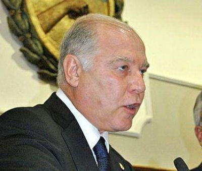 Seg�n Jenefes, el proyecto de ley de educaci�n est� reservado y podr� tratarse este a�o