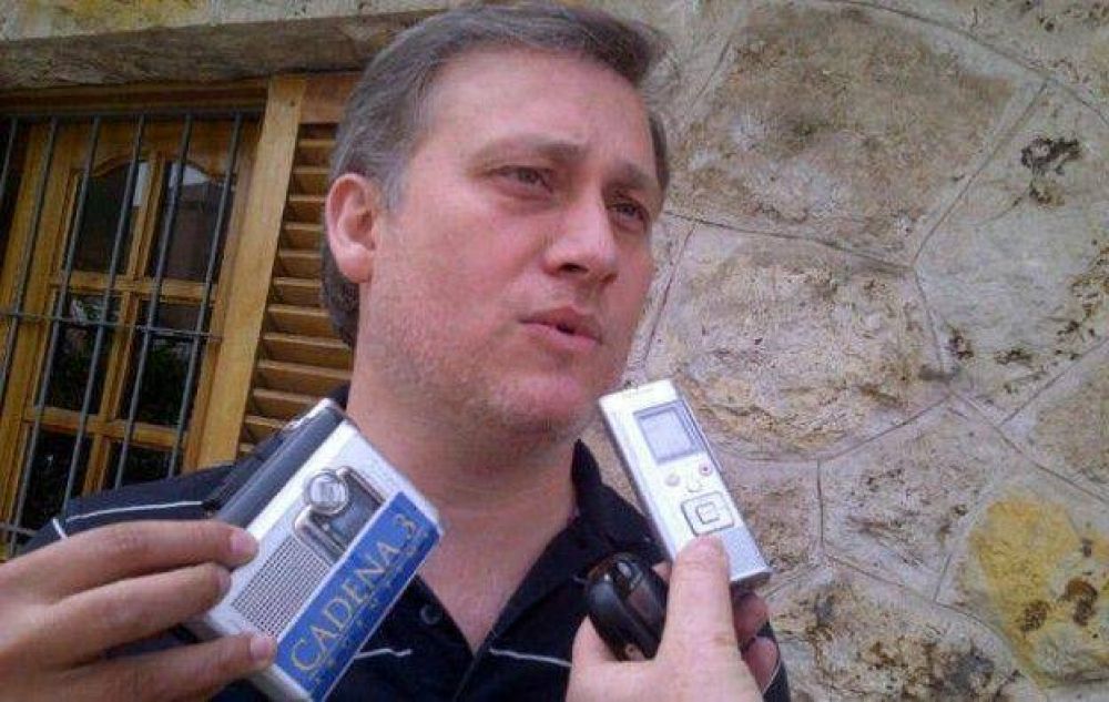 Carlos Paz: Avil�s empez� a reestructurar su gabinete