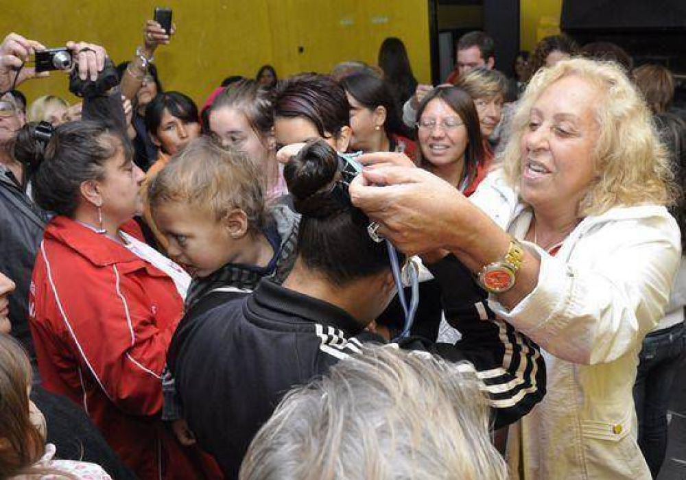 La Intendente Giroldi particip� de la Jornada de Finalizaci�n del Concurso �Mi Primer A�o de Vida�