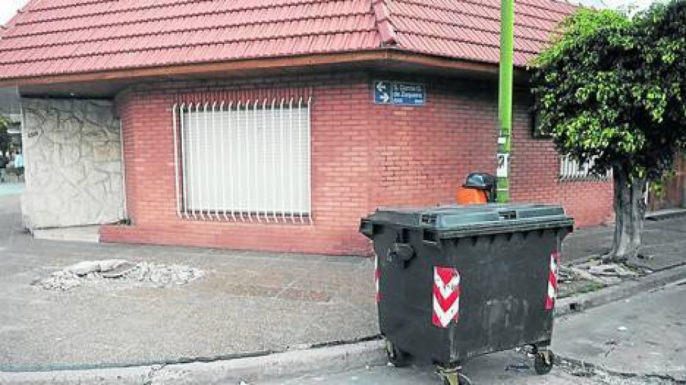 La pelea por un contenedor de basura termin� con un muerto