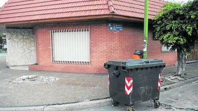 La pelea por un contenedor de basura termin� con un muerto