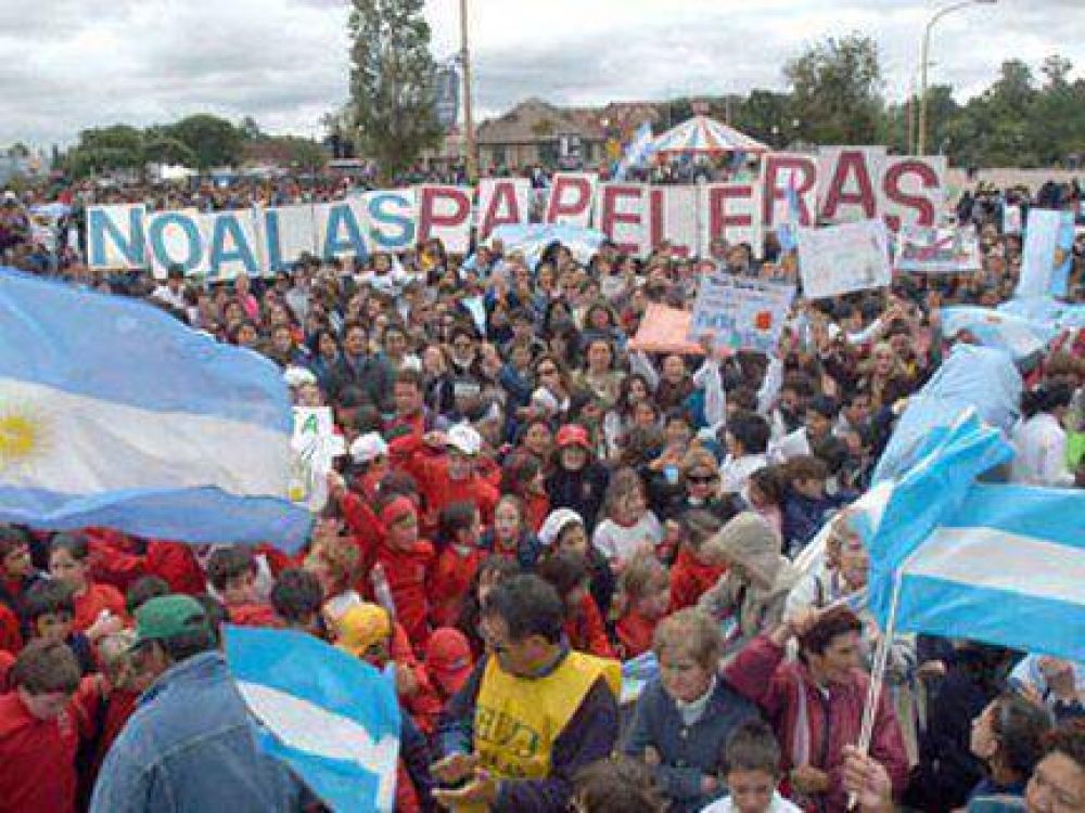 Avanza la organizaci�n de la novena marcha al puente en Gualeguaych� 